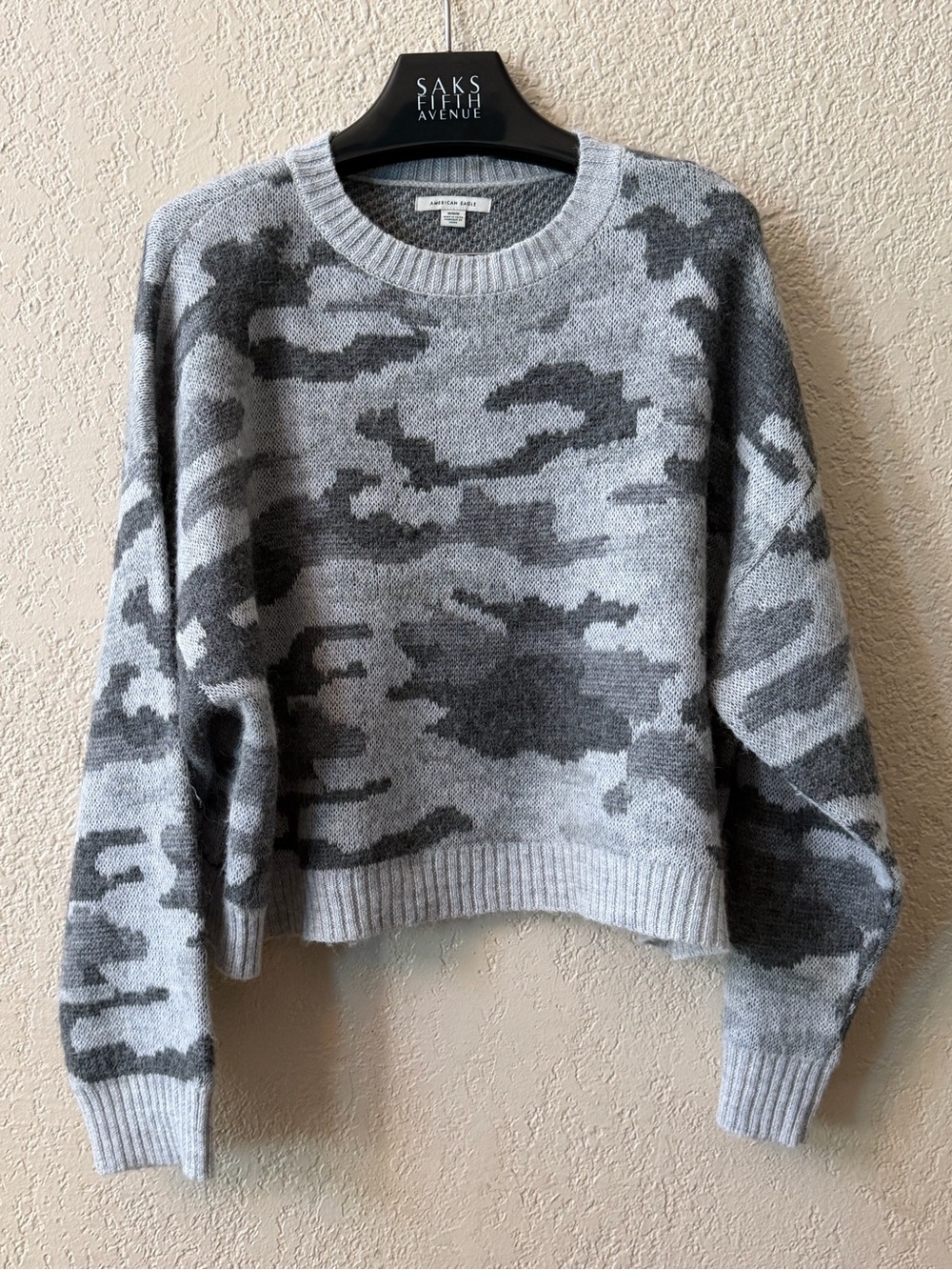 American Eagle Camouflage Cropped
Sweater Womens Sz M Gray Oversized Wool
Blend